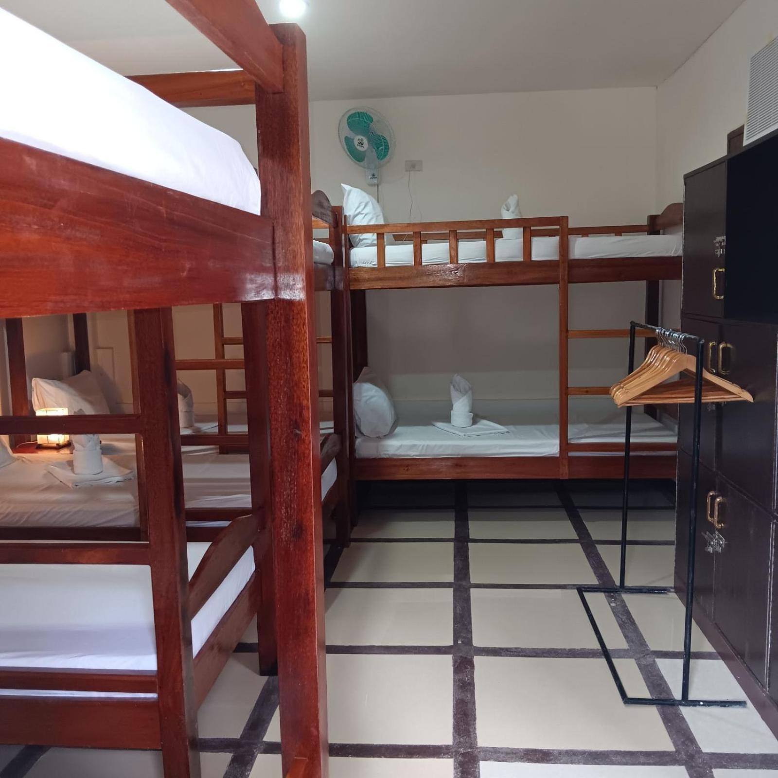 Forest Bay Inn Ель-Нідо Екстер'єр фото