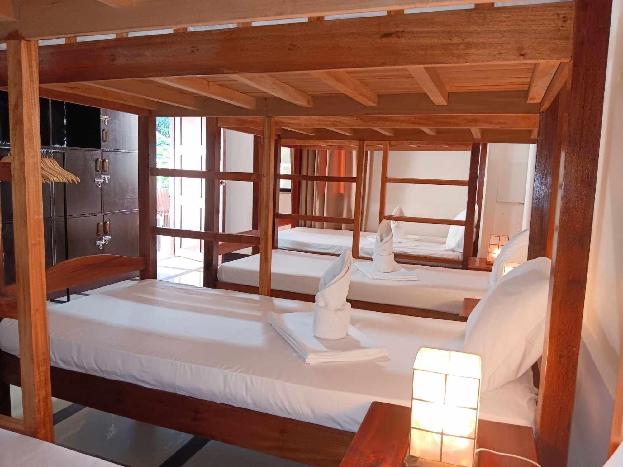 Forest Bay Inn Ель-Нідо Екстер'єр фото